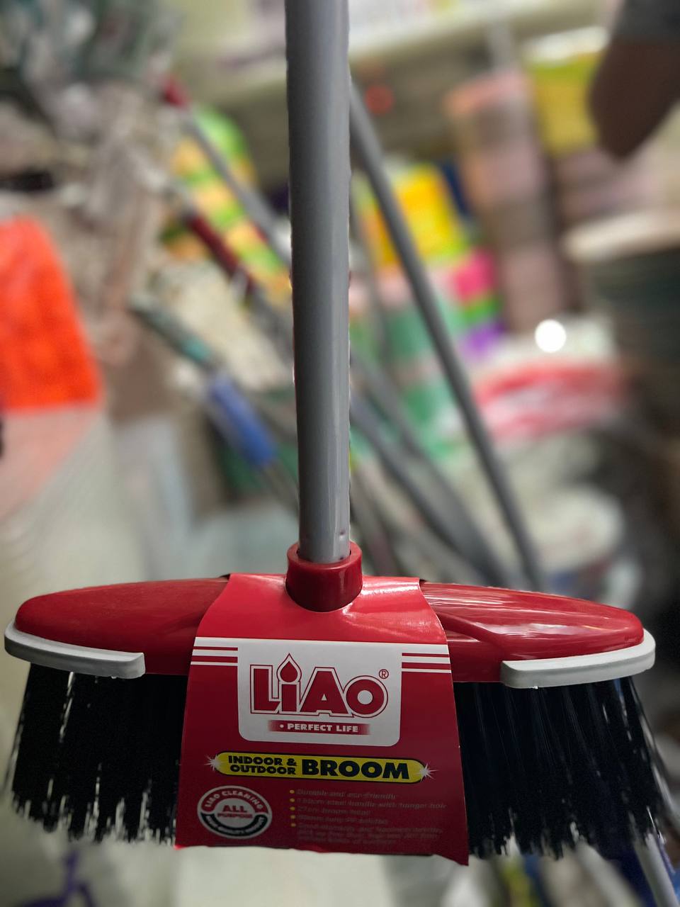 Щетка для пол со стальной ручкой."LIAO" K130033