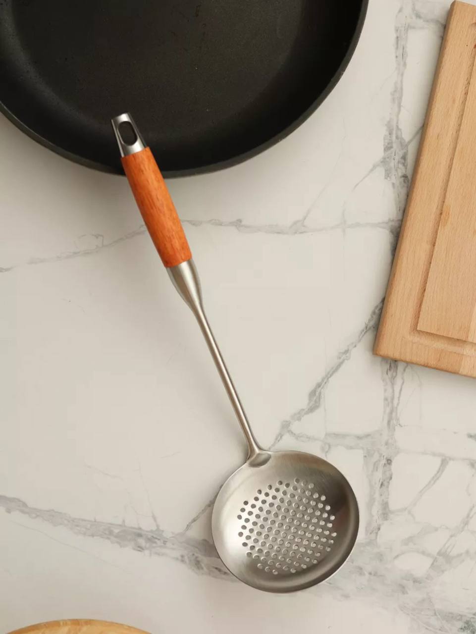 Шумовка для казана металлическая из нержавеющей стали с деревянной ручкой "Рустик" , 39см WERSHINA.