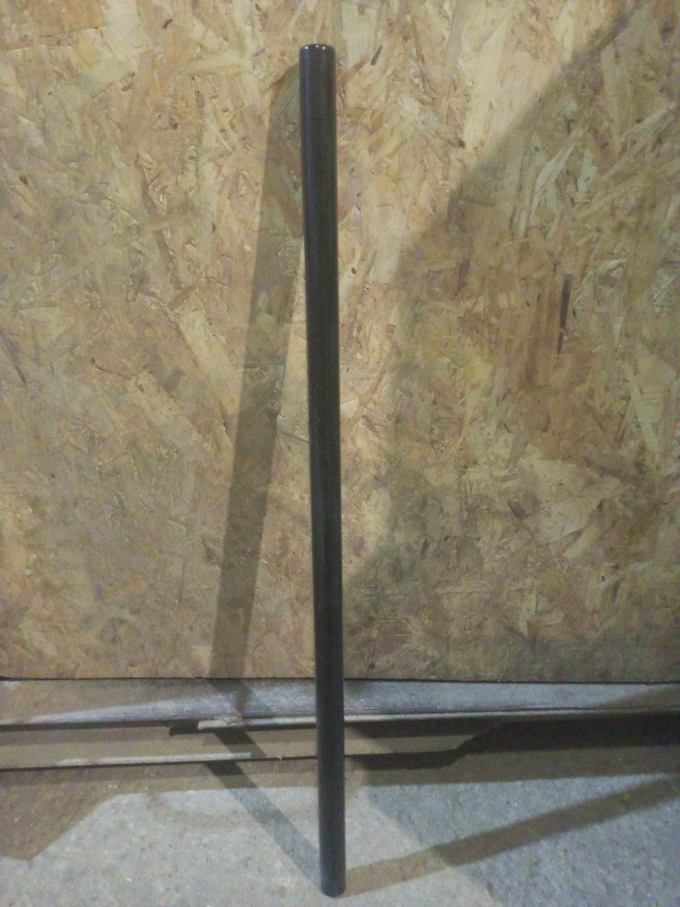 Черенок для лопаты металлический 1000 мм d32 мм (черный).